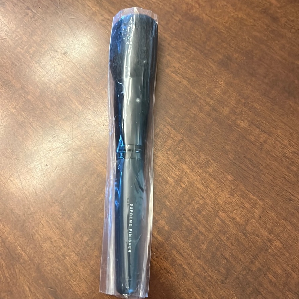 Bare Minerals Supreme Finisher Face brush